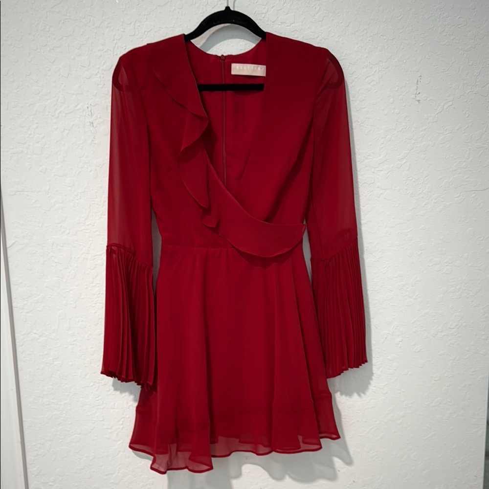 KEEPSAKE the Label Red Plunge Bell Sleeve Cocktail Dress lightweight beautiful